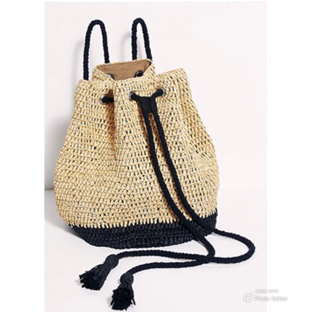 Woven Drawstring Bucket Bag - Natural/Black